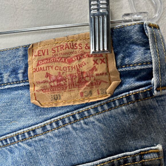 Levis 501 Medium Blue Wash Button Fly Distressed Raw Hem Shorts 34 - Picture 9 of 16